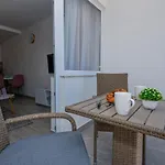 Luxury 2min From Apartamento Makarska