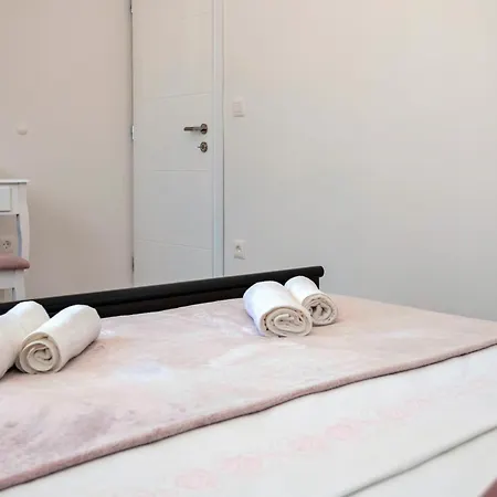 Апартаменты Luxury 2min From