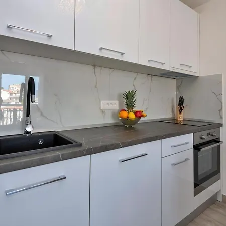 Apartment Luxury 2min From Makarska