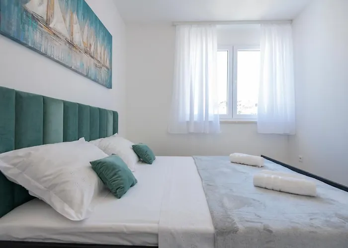 Luxury 2min From Apartment